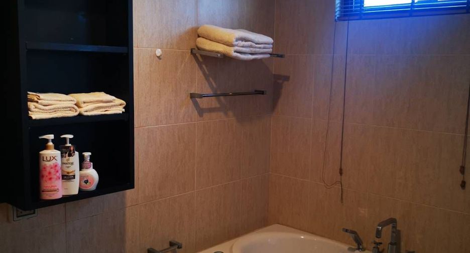For rent 2 bedrooms apartment in Phaya Thai, Bangkok