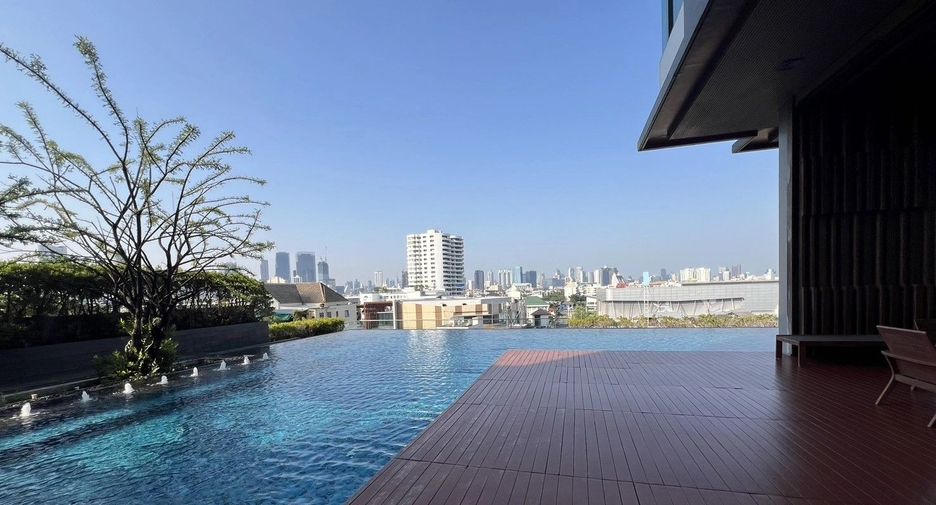 For rent 2 bedrooms condo in Yan Nawa, Bangkok