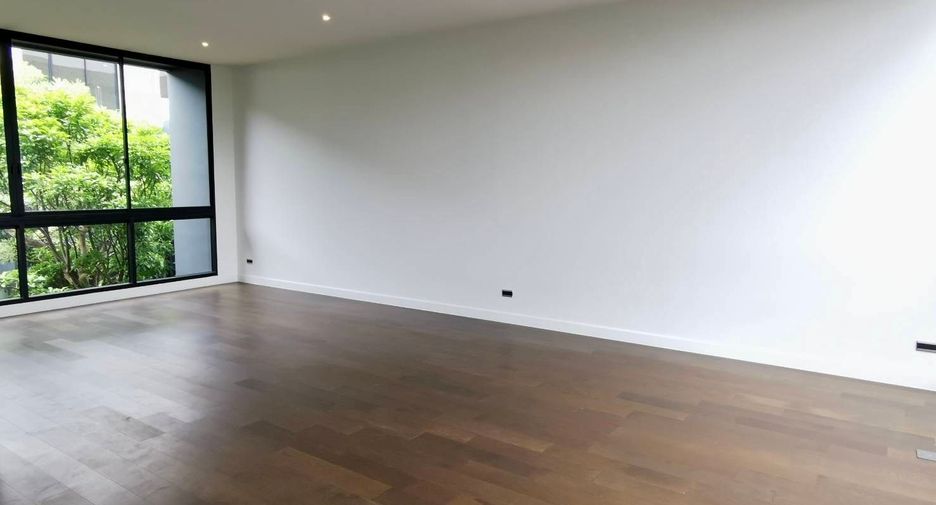 For sale 3 bedrooms house in Bang Kapi, Bangkok