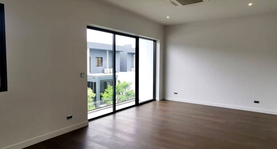 For sale 3 bedrooms house in Bang Kapi, Bangkok