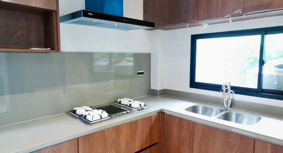 For sale 3 bedrooms house in Bang Kapi, Bangkok