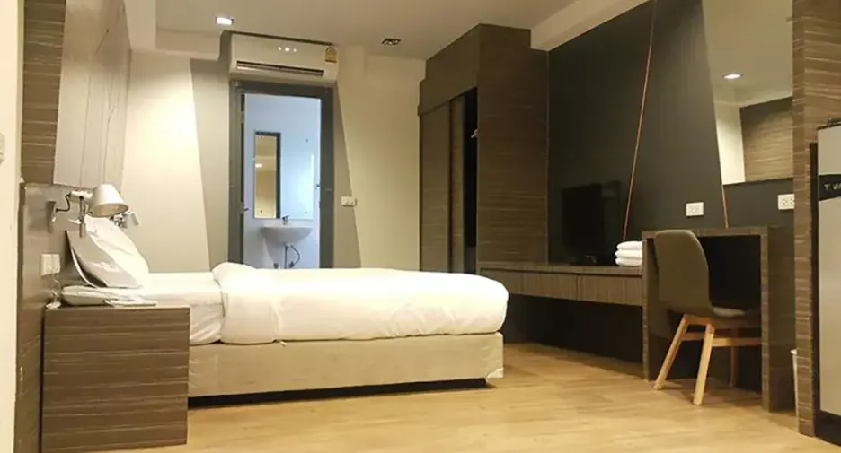 For sale 60 bedrooms hotel in Sathon, Bangkok