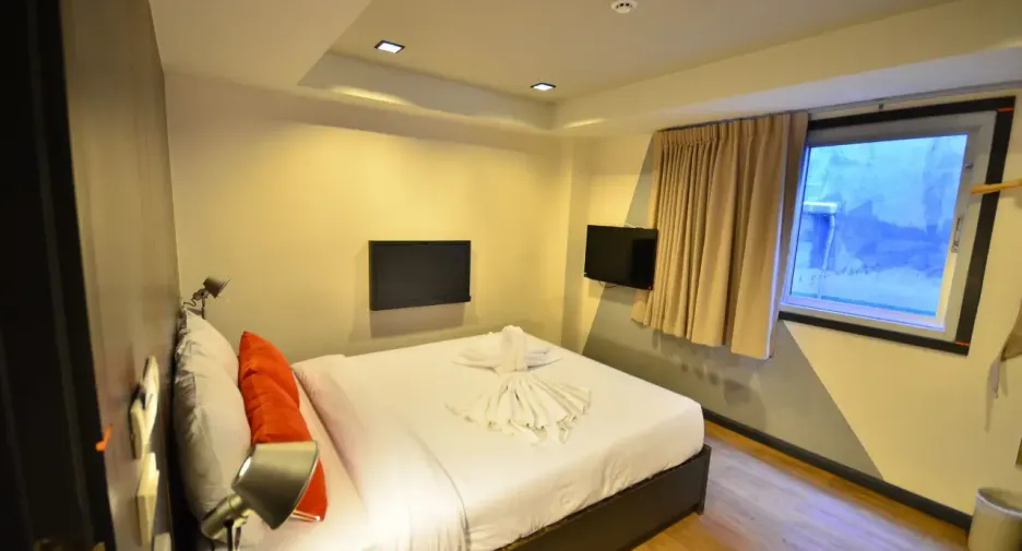 For sale 60 bedrooms hotel in Sathon, Bangkok