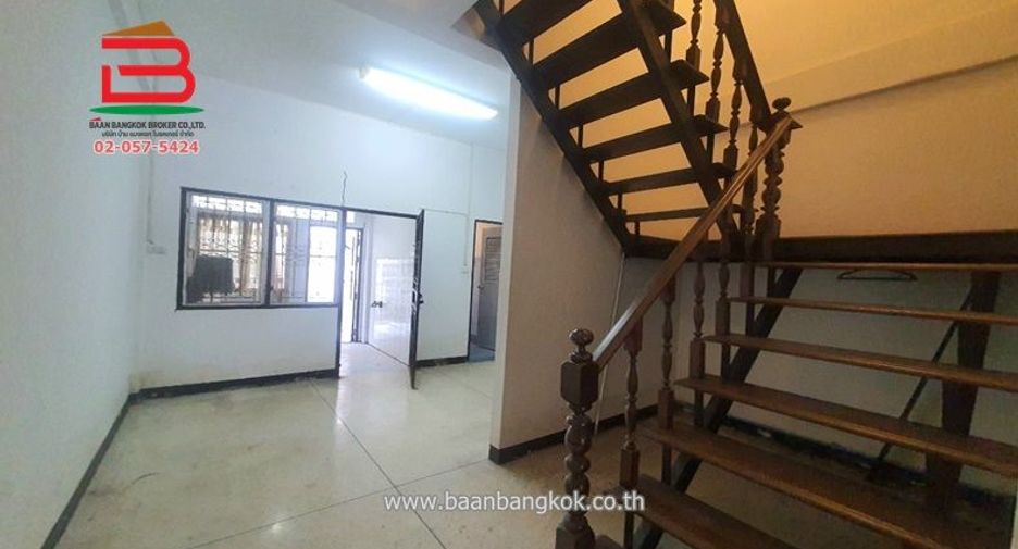For sale 2 ベッドルーム townhouse in Sai Mai, Bangkok