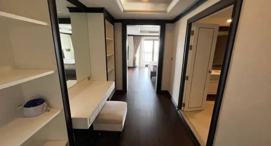 For sale 3 bedrooms condo in Bang Rak, Bangkok