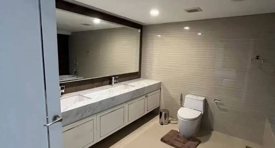 For sale 3 bedrooms condo in Bang Rak, Bangkok