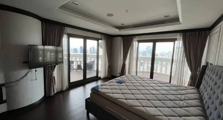 For sale 3 bedrooms condo in Bang Rak, Bangkok