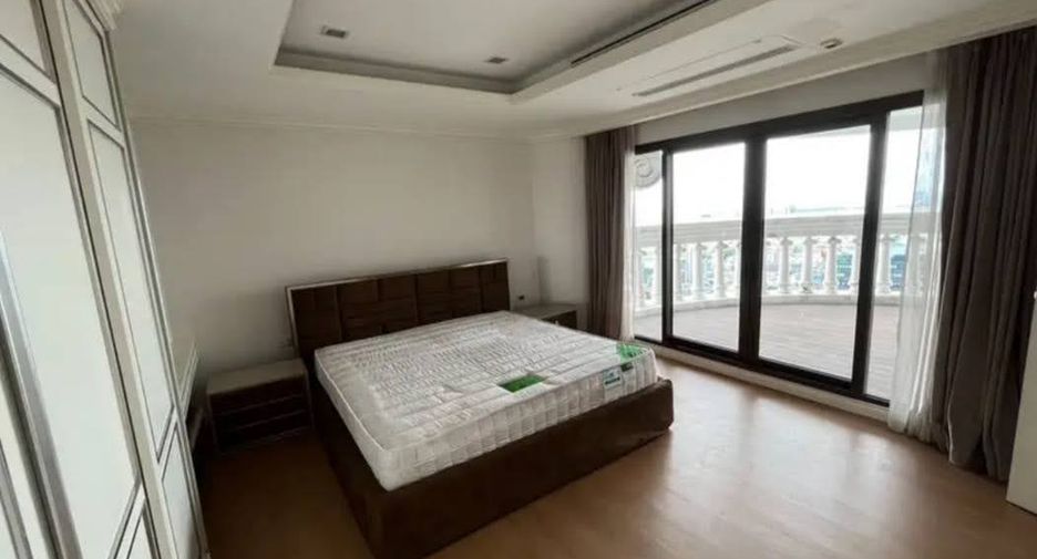 For sale 3 bedrooms condo in Bang Rak, Bangkok
