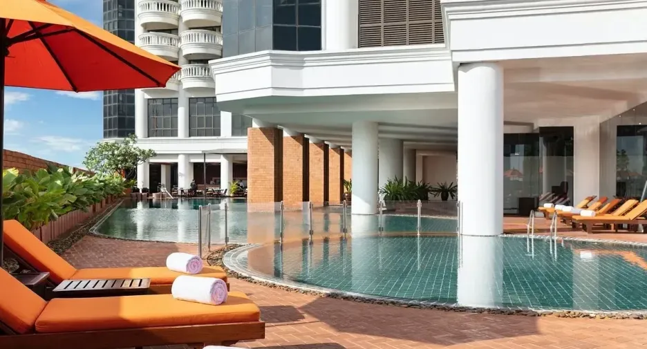 For sale 3 bedrooms condo in Bang Rak, Bangkok