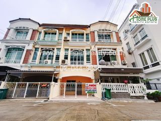 Casa adosada en venta de 3 habitaciones en Chatuchak, Bangkok