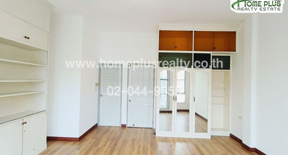 Reihenhaus zum Kauf mit 3 Zimmer in Chatuchak, Bangkok