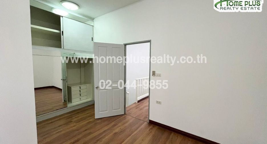 Reihenhaus zum Kauf mit 3 Zimmer in Chatuchak, Bangkok