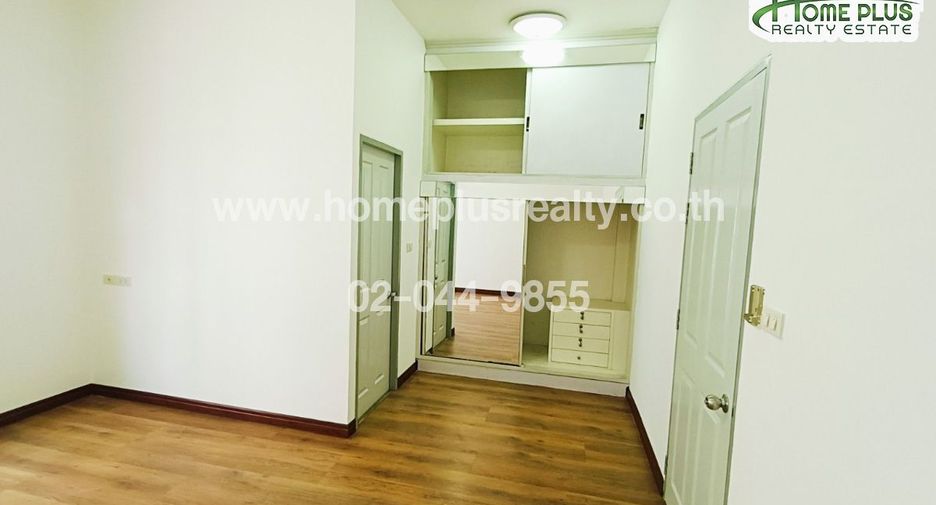 Reihenhaus zum Kauf mit 3 Zimmer in Chatuchak, Bangkok