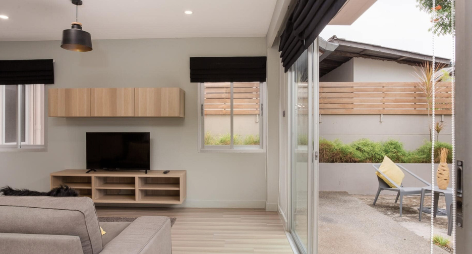 For sale 6 bedrooms serviced apartment in Mueang Chiang Mai, Chiang Mai