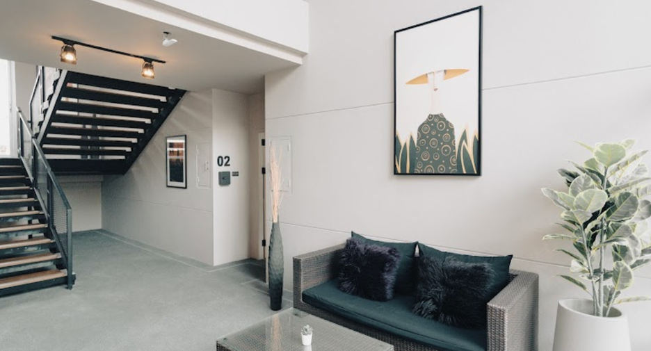 For sale 6 bedrooms serviced apartment in Mueang Chiang Mai, Chiang Mai