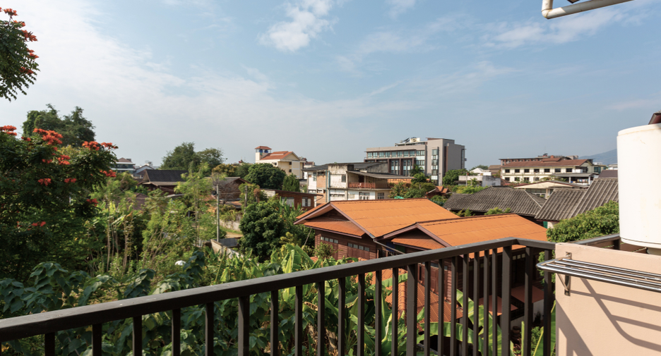 For sale 6 bedrooms serviced apartment in Mueang Chiang Mai, Chiang Mai