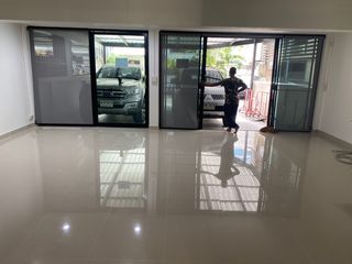 出租 5 卧室 联排别墅 在 Khlong Toei, 曼谷