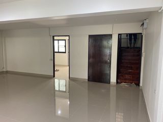 出租 5 卧室 联排别墅 在 Khlong Toei, 曼谷