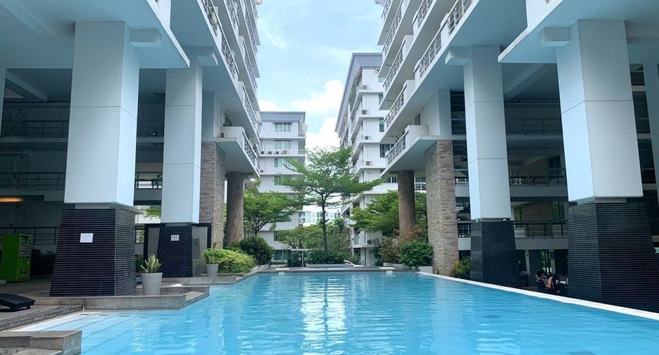 Condo en alquiler de 2 habitaciones en Phra Khanong, Bangkok