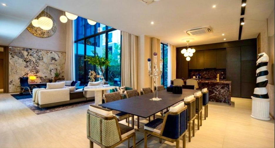 For sale 4 bedrooms house in Bang Kapi, Bangkok
