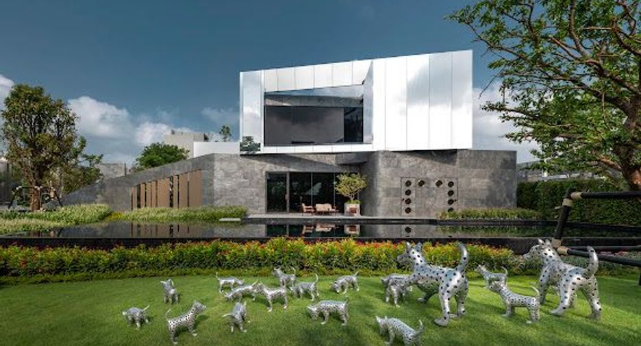 For sale 4 bedrooms house in Bang Kapi, Bangkok