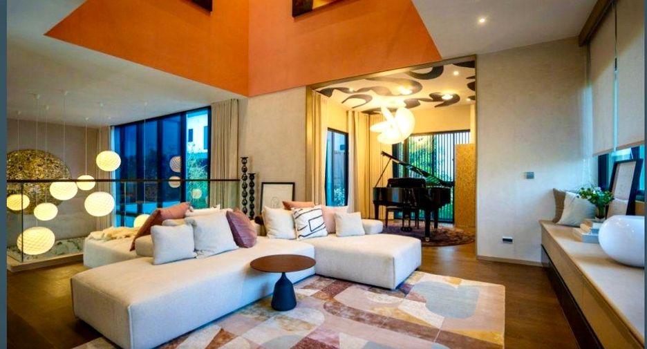 For sale 4 bedrooms house in Bang Kapi, Bangkok