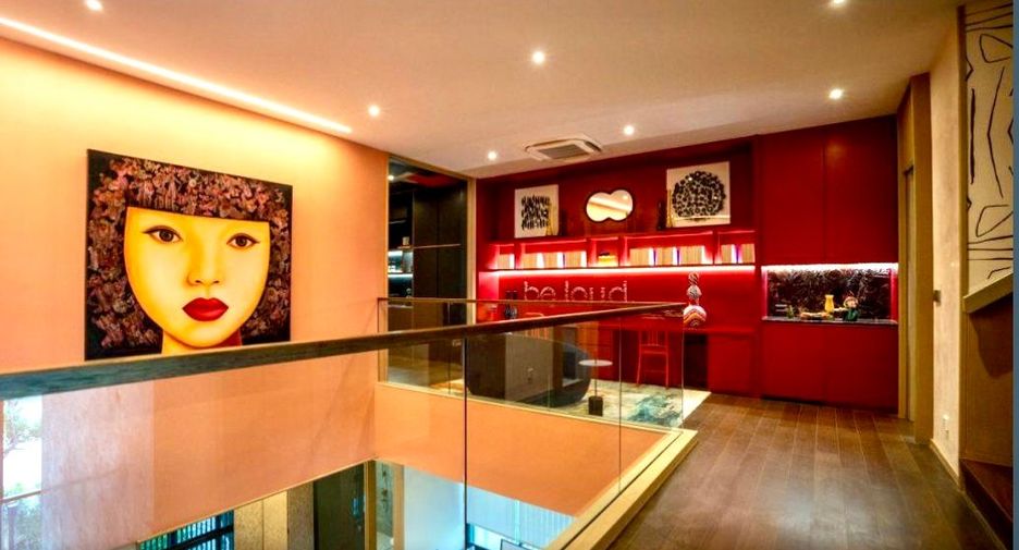 For sale 4 bedrooms house in Bang Kapi, Bangkok
