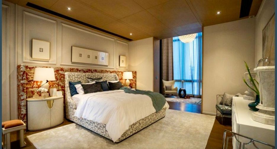 For sale 4 bedrooms house in Bang Kapi, Bangkok