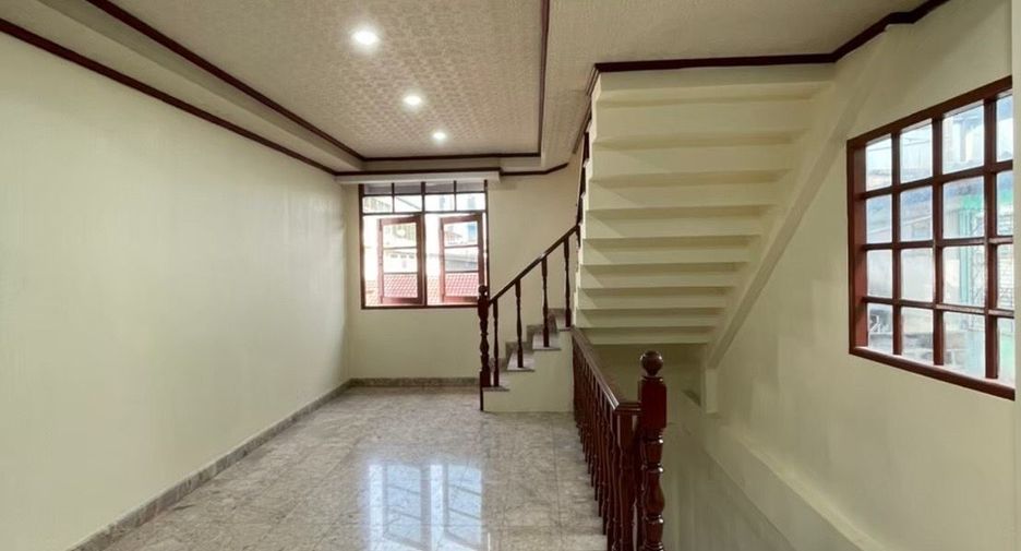出租 3 卧室 独立屋 在 Khlong San, 曼谷