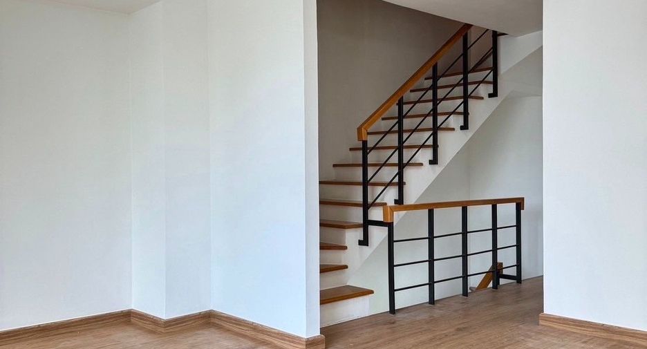 For rent 3 ベッドルーム townhouse in Suan Luang, Bangkok