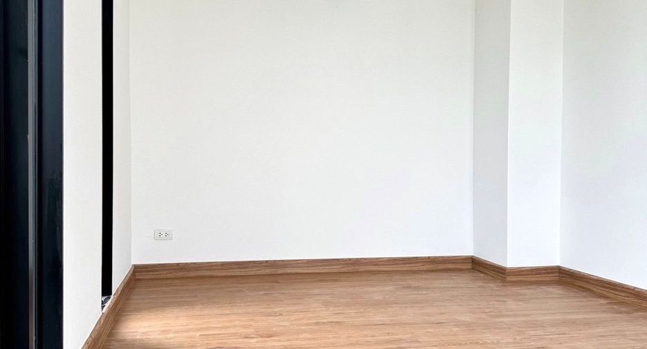 For rent 3 ベッドルーム townhouse in Suan Luang, Bangkok
