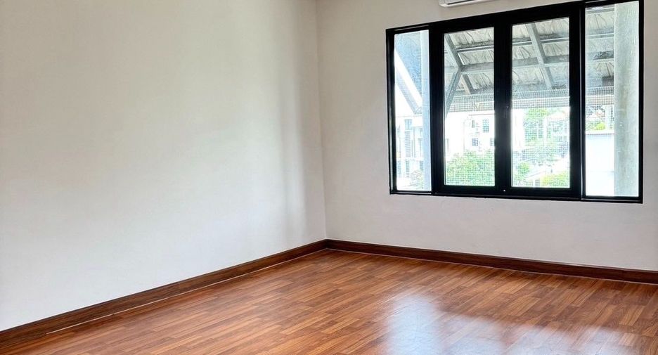 For rent 3 ベッドルーム townhouse in Suan Luang, Bangkok
