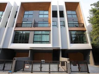For rent 3 ベッドルーム townhouse in Suan Luang, Bangkok
