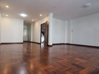 ให้เช่า 4 ห้องนอน ทาวน์เฮ้าส์ ใน วัฒนา, กรุงเทพฯ