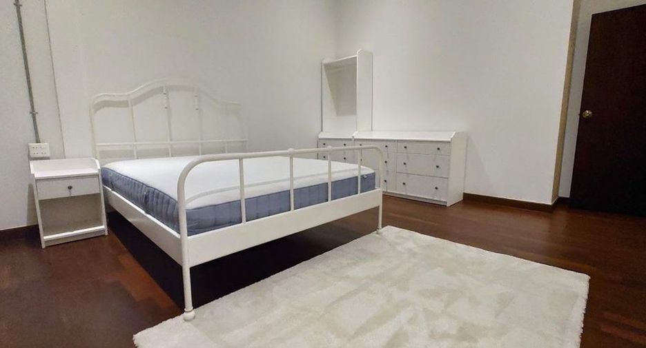 ให้เช่า 3 ห้องนอน ทาวน์เฮ้าส์ ใน วัฒนา, กรุงเทพฯ