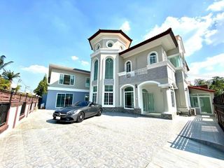 For rent 10 bedrooms house in Pak Kret, Nonthaburi