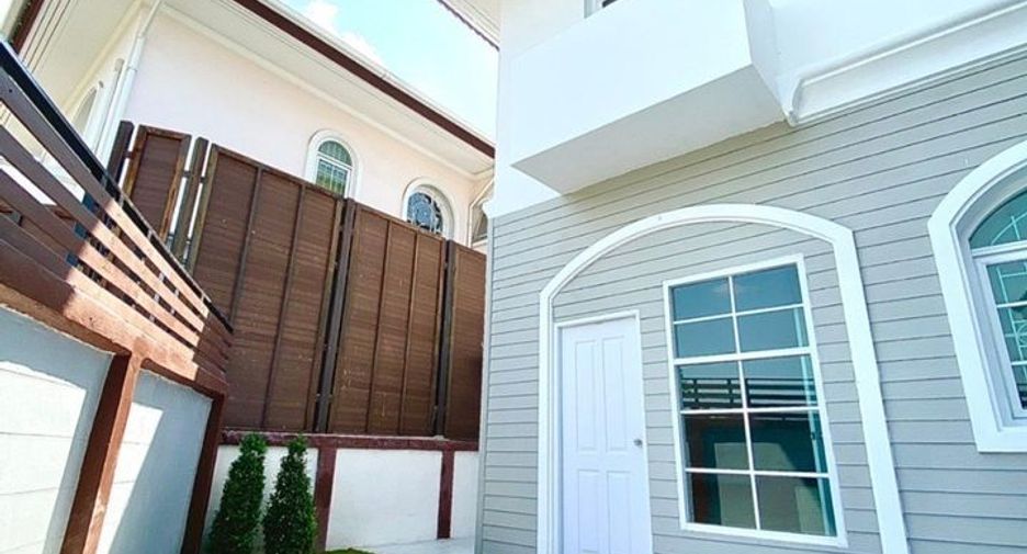 For rent 10 bedrooms house in Pak Kret, Nonthaburi