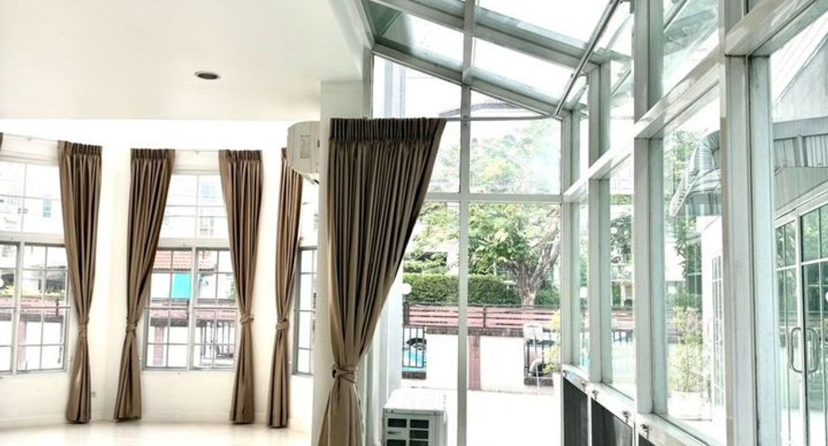 For rent 10 bedrooms house in Pak Kret, Nonthaburi
