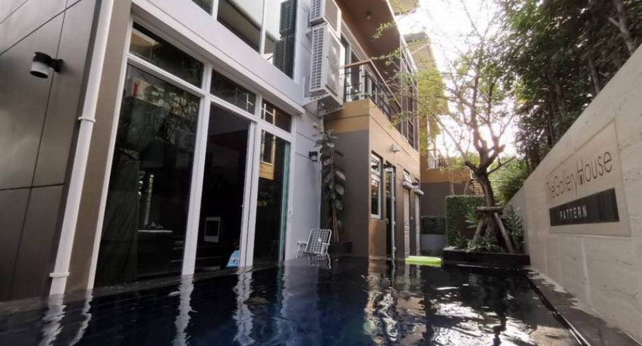 For rent 4 bedrooms house in Bang Kapi, Bangkok