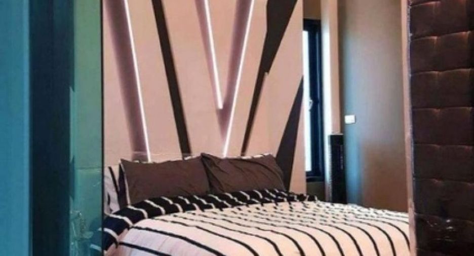 For rent 4 bedrooms house in Bang Kapi, Bangkok