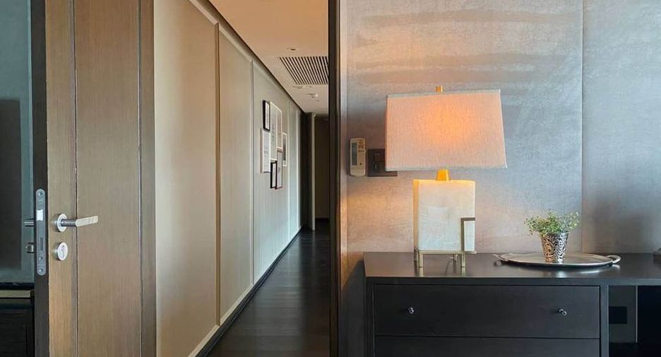 For rent 3 ベッドルーム condo in Khlong Toei, Bangkok