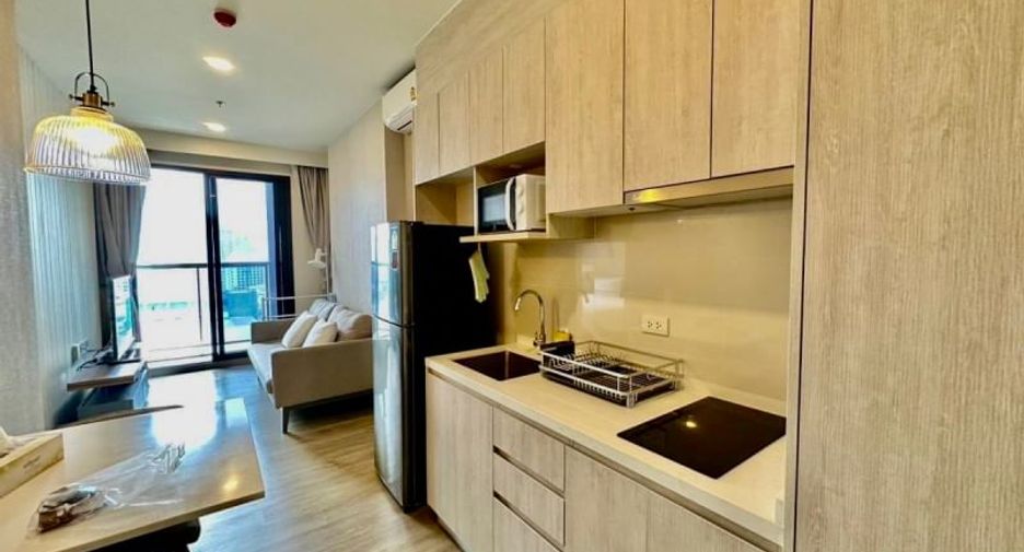 For sale 1 bed condo in Si Racha, Chonburi
