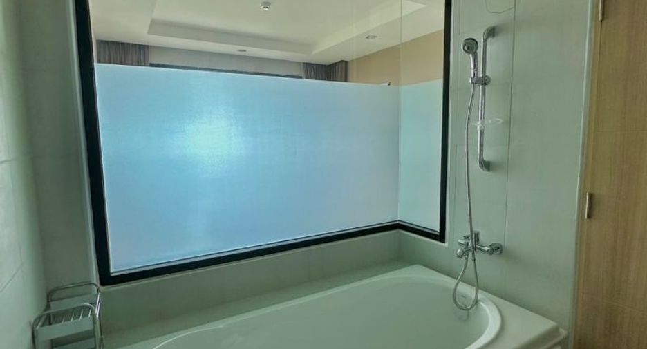 For sale 1 bed condo in Si Racha, Chonburi