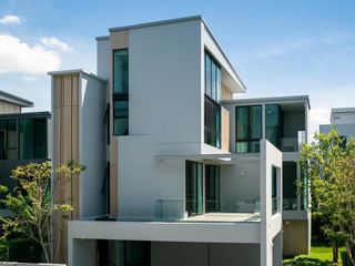 For rent 4 bed condo in Saphan Sung, Bangkok