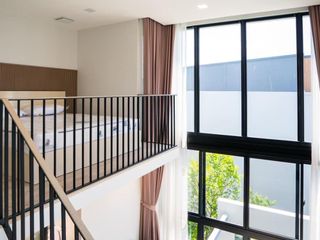 For rent 4 bed condo in Saphan Sung, Bangkok