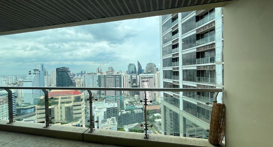 Condo en alquiler y en venta de 2 habitaciones en Khlong Toei, Bangkok