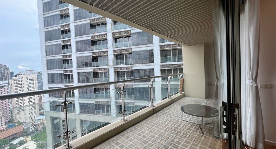 Condo en alquiler y en venta de 2 habitaciones en Khlong Toei, Bangkok