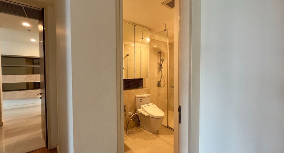 Condo en alquiler y en venta de 2 habitaciones en Khlong Toei, Bangkok