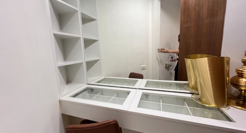 Condo en alquiler y en venta de 2 habitaciones en Khlong Toei, Bangkok