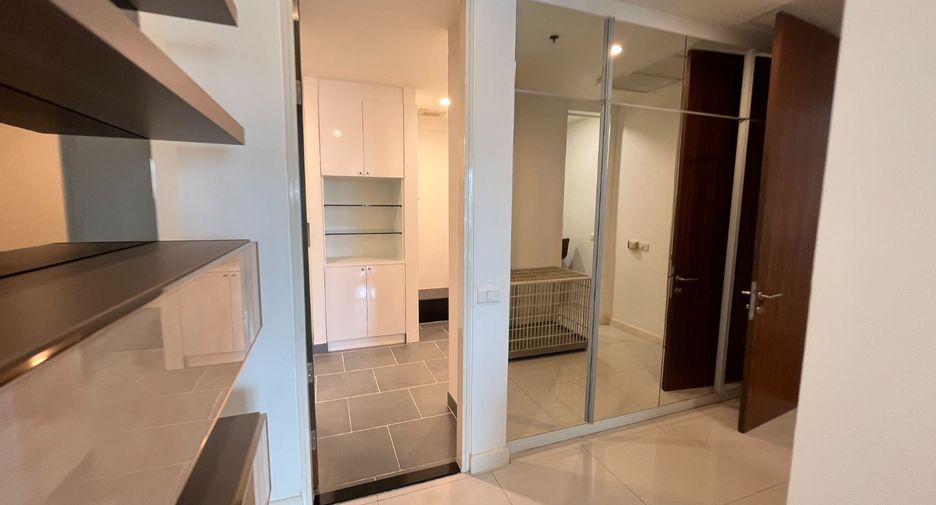 Condo en alquiler y en venta de 2 habitaciones en Khlong Toei, Bangkok